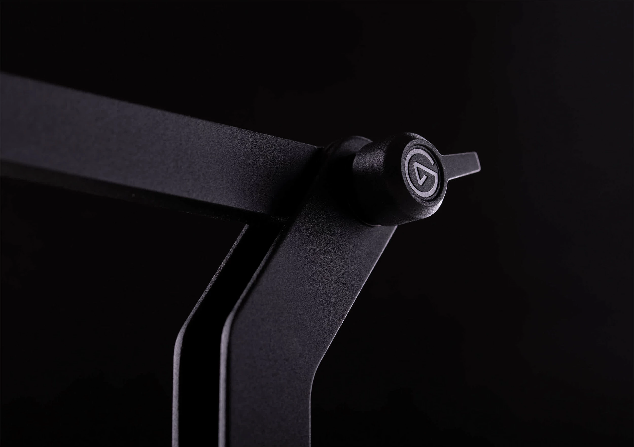 Stativ tavoline për mikrofon Elgato Wave Desk Stand, fije 1/4", metal, 360°, i zi