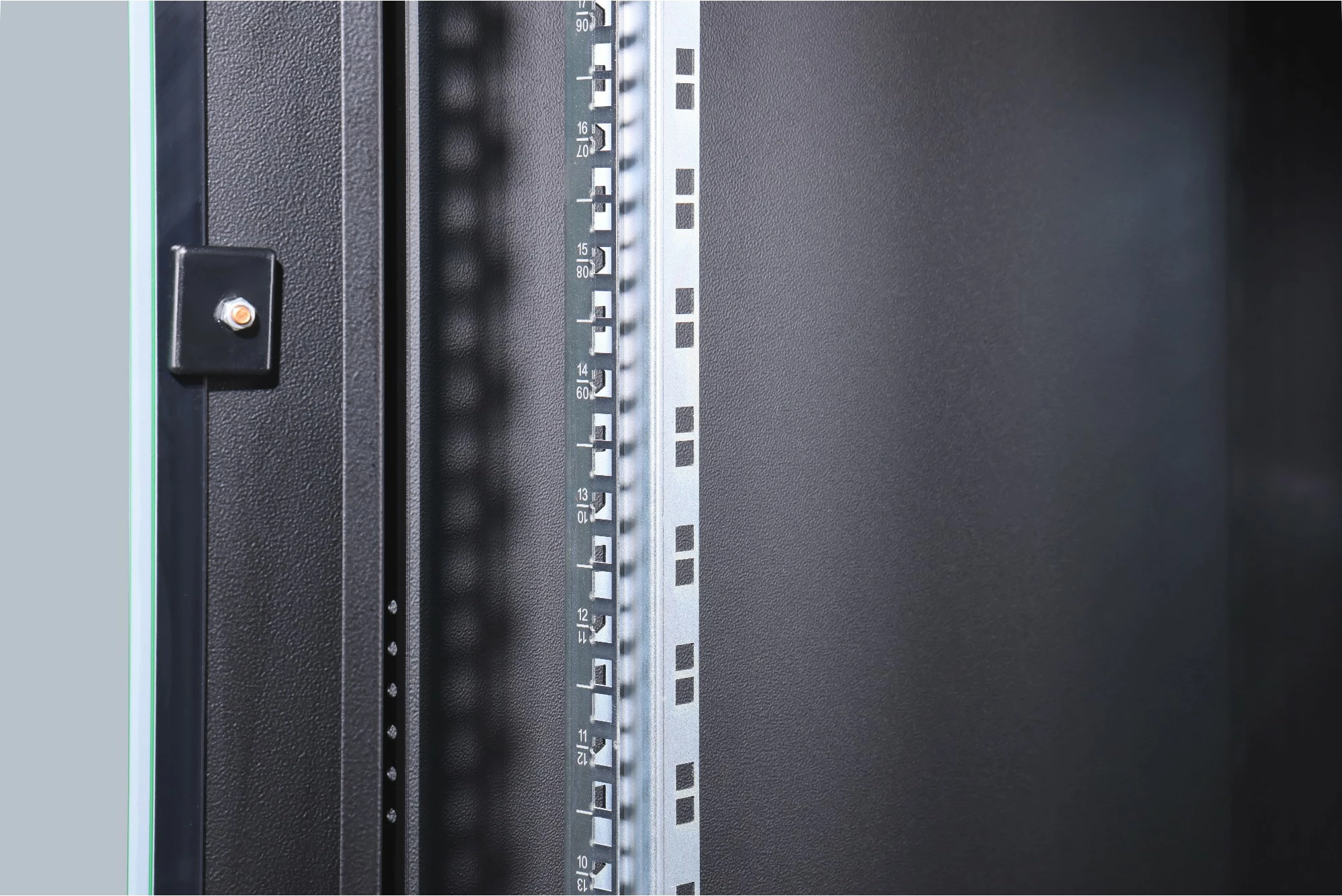 Kasë rrjeti Digitus Unique 22HE 1164x600x800mm e zezë