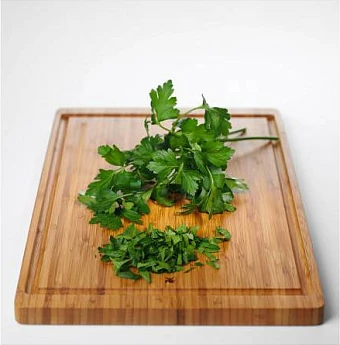 Dërrasë prerjeje WMF 18.8688.9990, bambu, 300x450 mm, me kanal lëngjesh, bambu