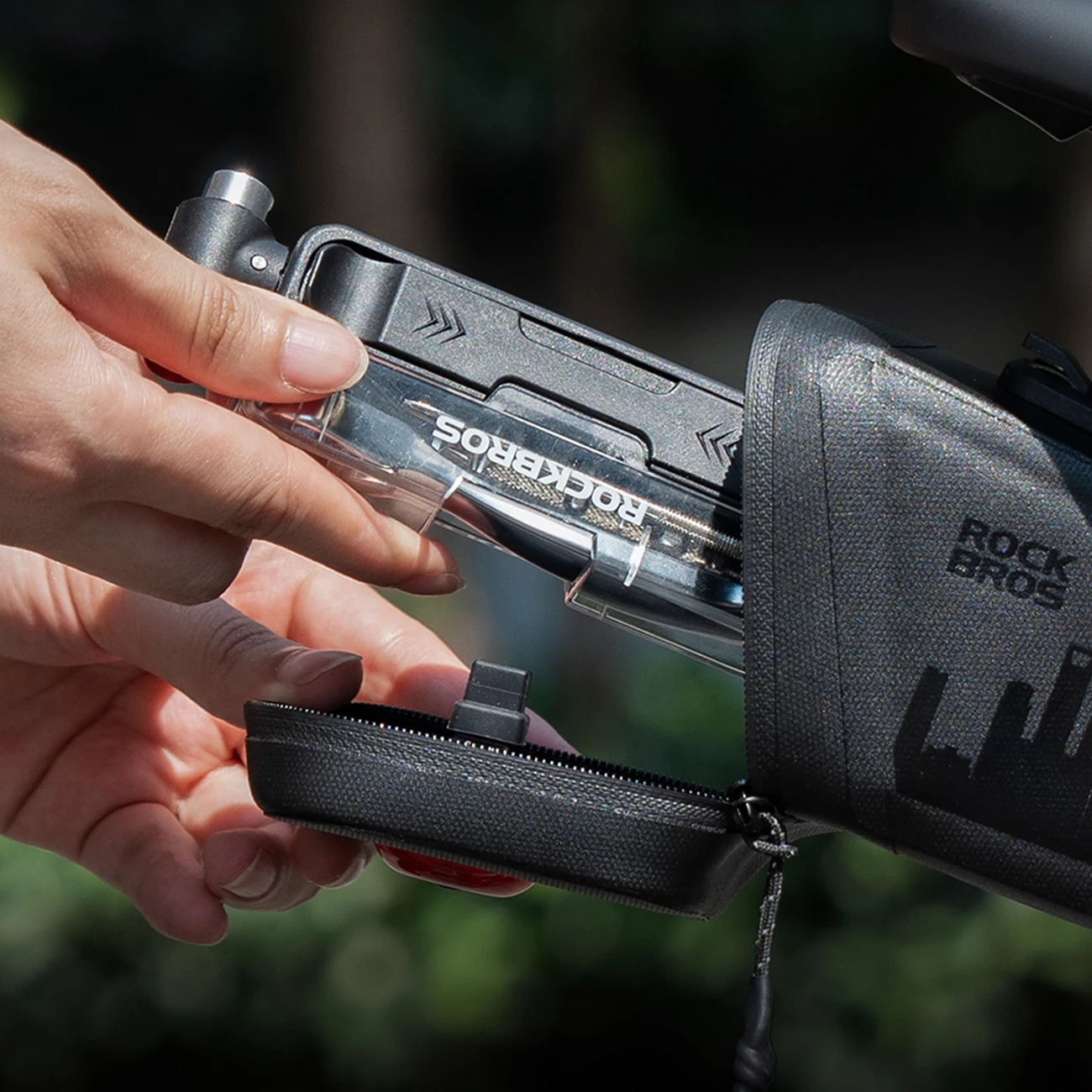Set multitool për biçikletë Rockbros CO2 Multitool Set, çelës ratchet + pompë CO2, 185 g, i zi