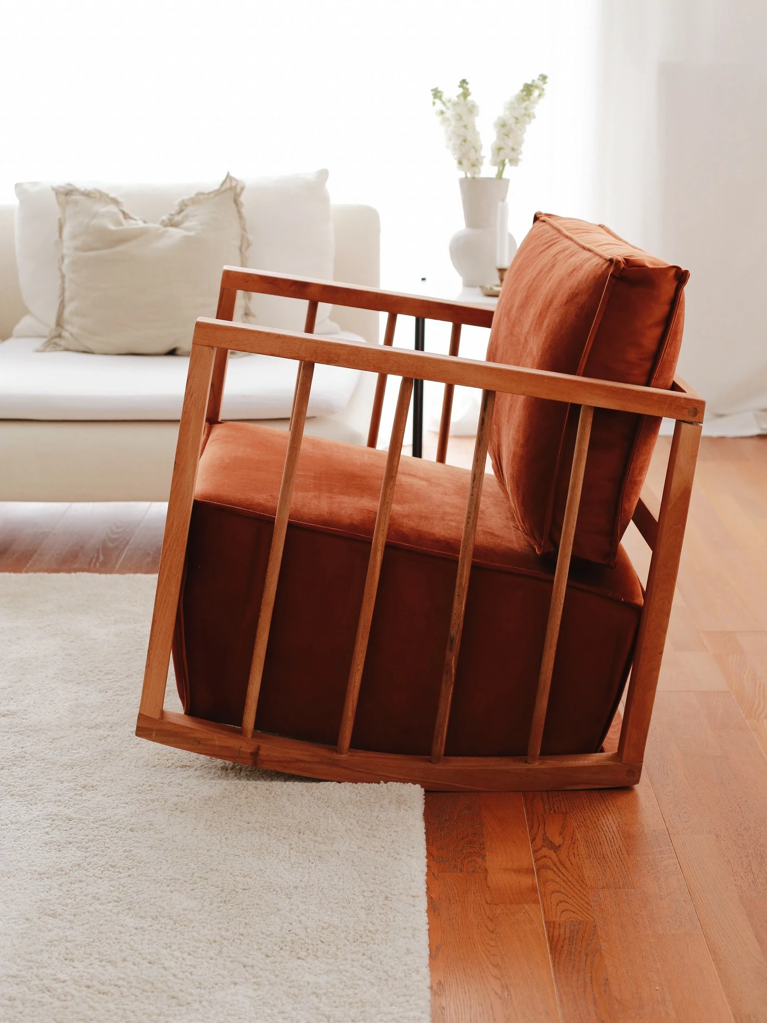 Karrige sallon me krahë, ngjyrë kanelle, Atelier del Sofa, sallanan