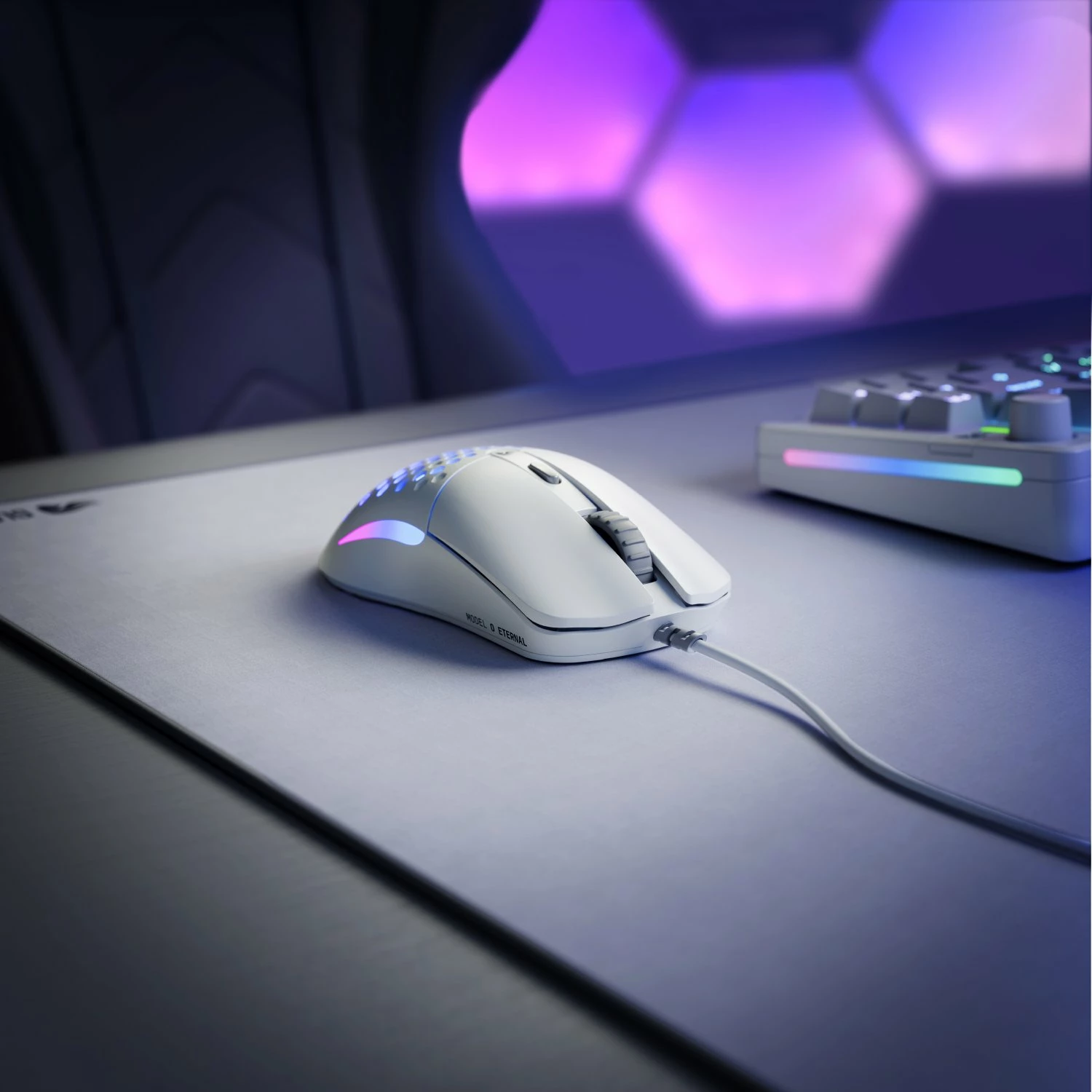Maus gaming Glorious Model O Eternal GLO-OE-W-WHT, 12000 DPI, 6 butona, RGB, i bardhë