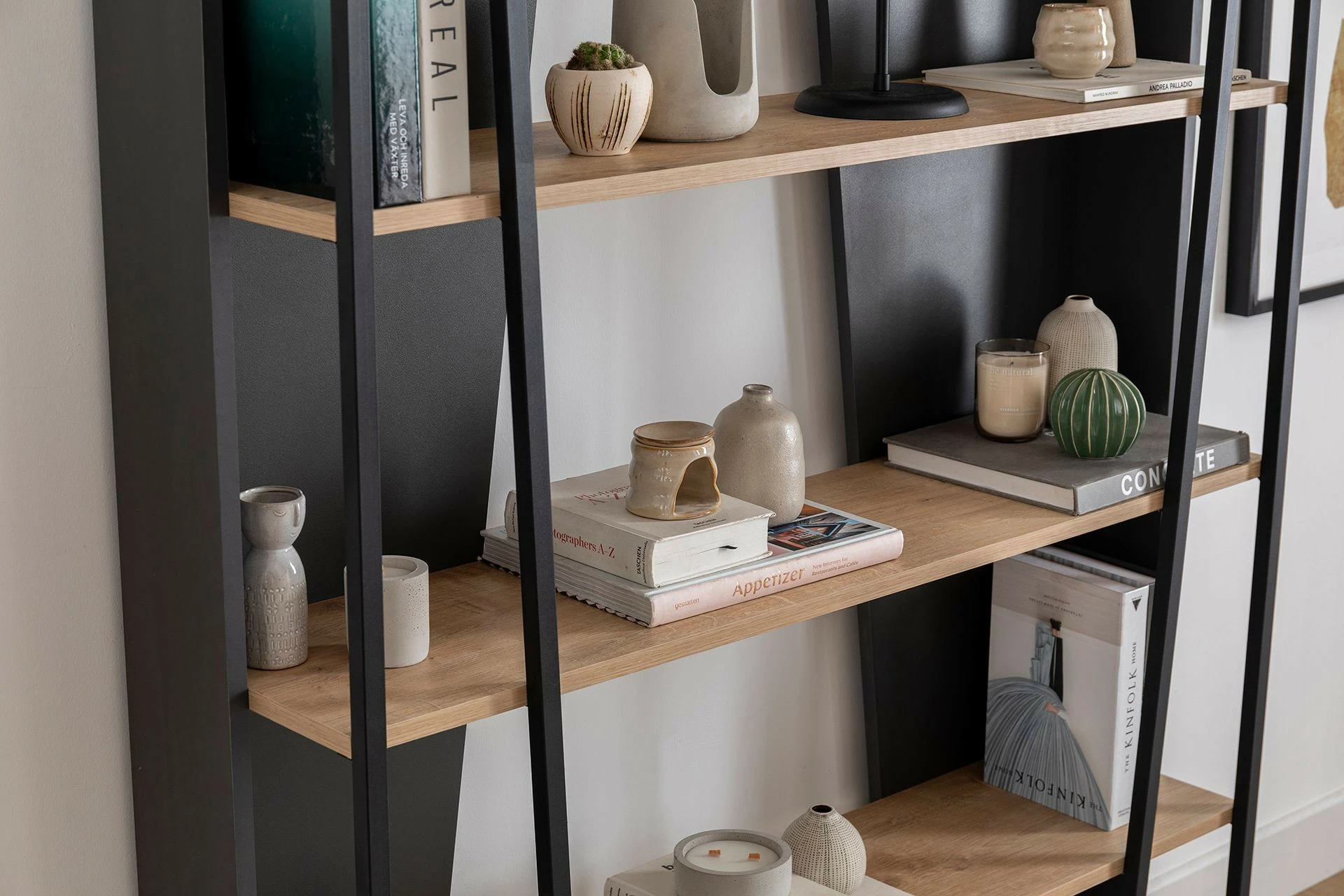 Raft librash Hanah Home, Lissa, ngjyrë e zezë