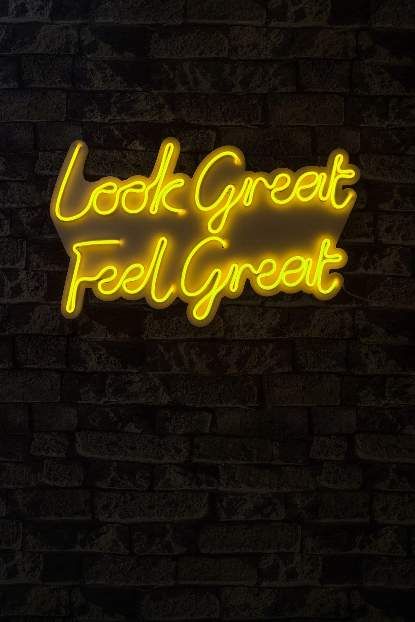 Dekor dritash LED plastike, ngjyrë e verdhë, Look Great Feel Great, 36x58x2 cm