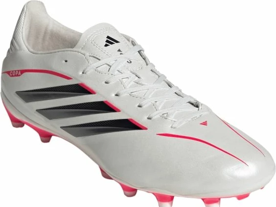 Atlete futbolli adidas, të zeza