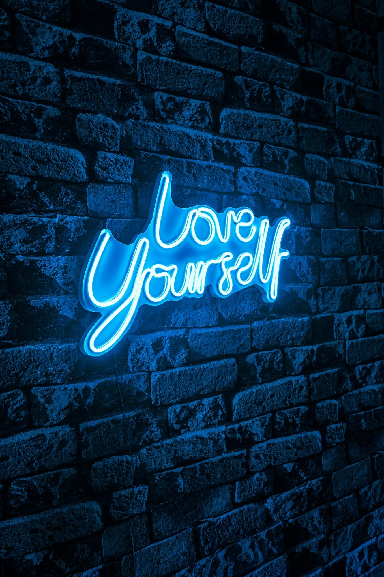Dekor dritash LED plastike, ‘Love Yourself’, ngjyrë e kaltër