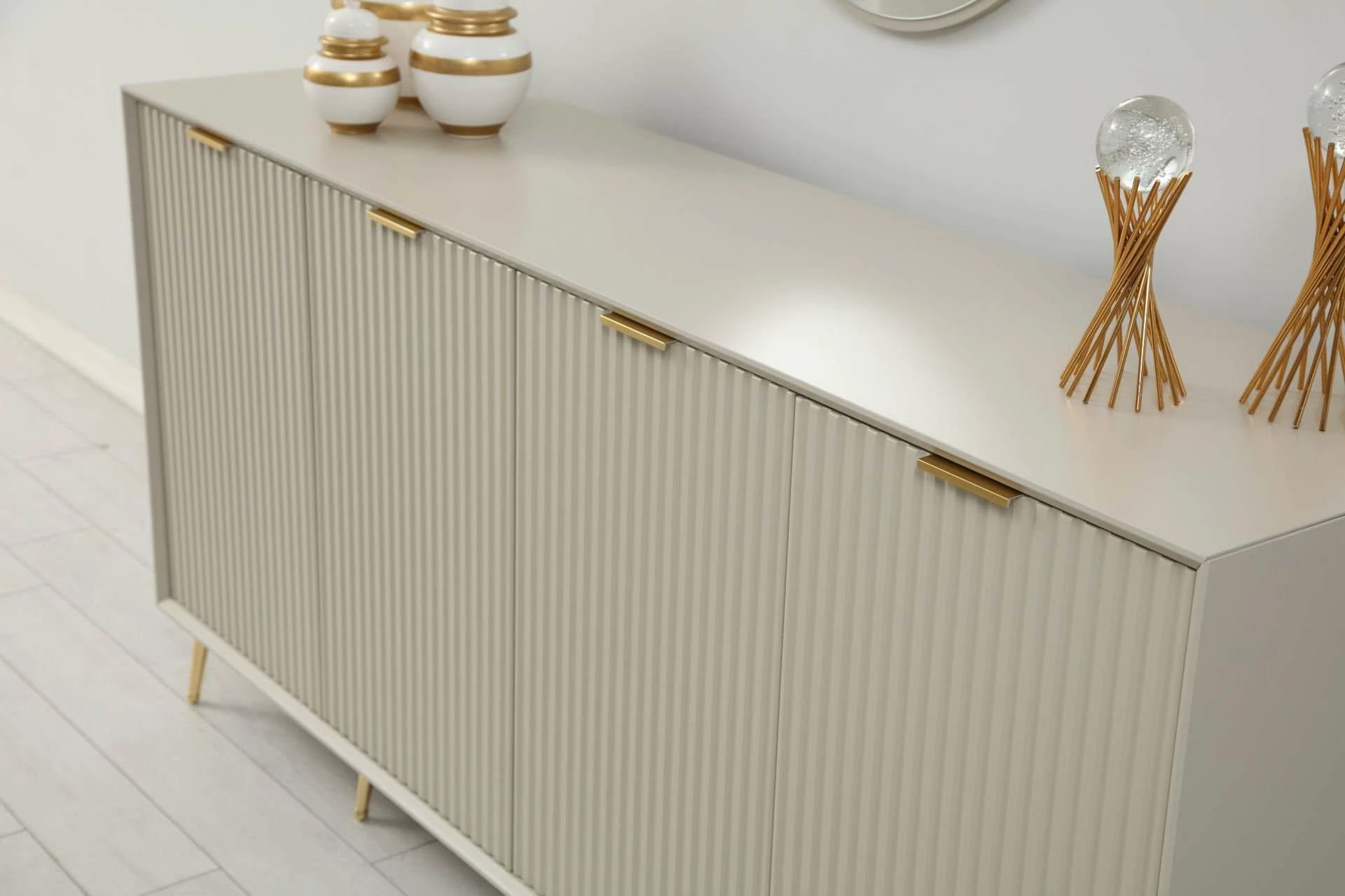 Konsolë Skye Decor, ngjyrë ranore, me pasqyrë