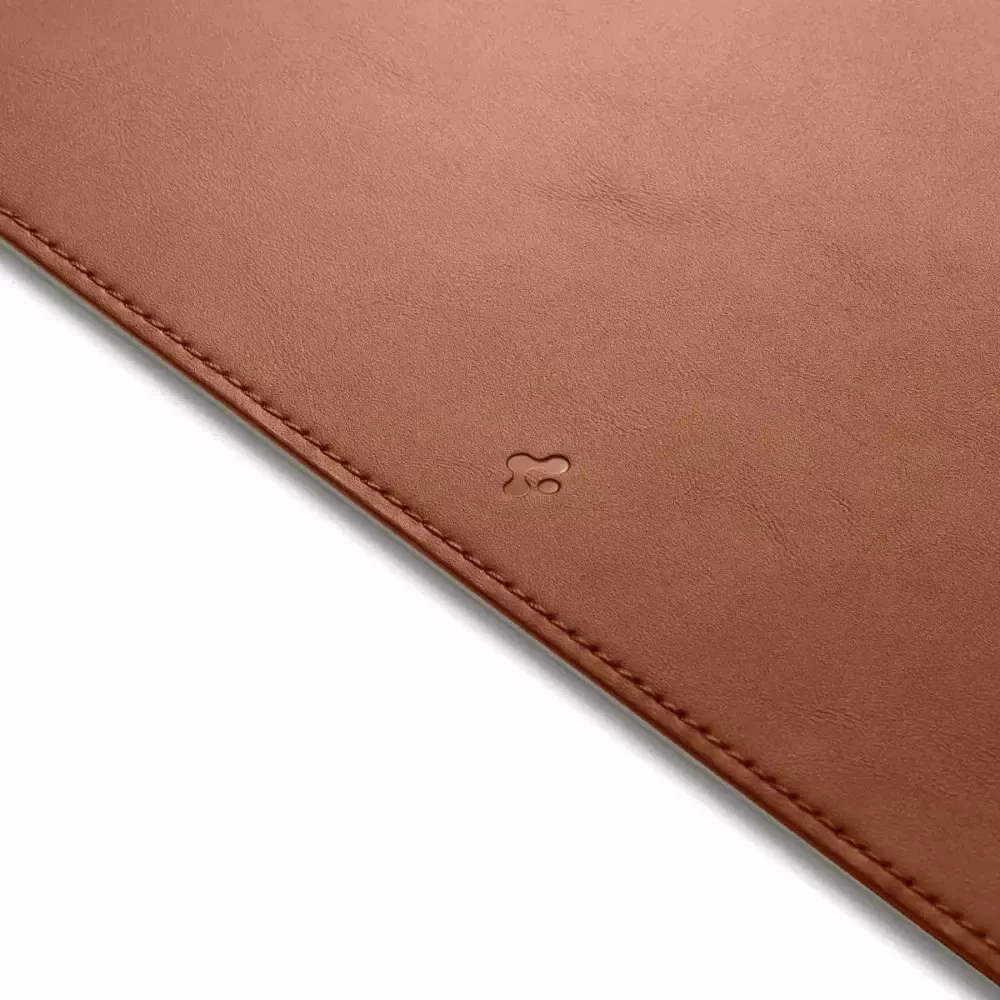 Mauspad Spigen LD302 90x40cm PU lëkurë 3mm, kafe, 1 copë