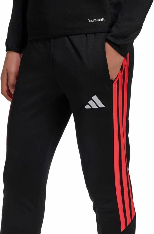 Pantallona sportive për fëmijë adidas, të kuqe e të zeza [Madhësia: 164 cm]