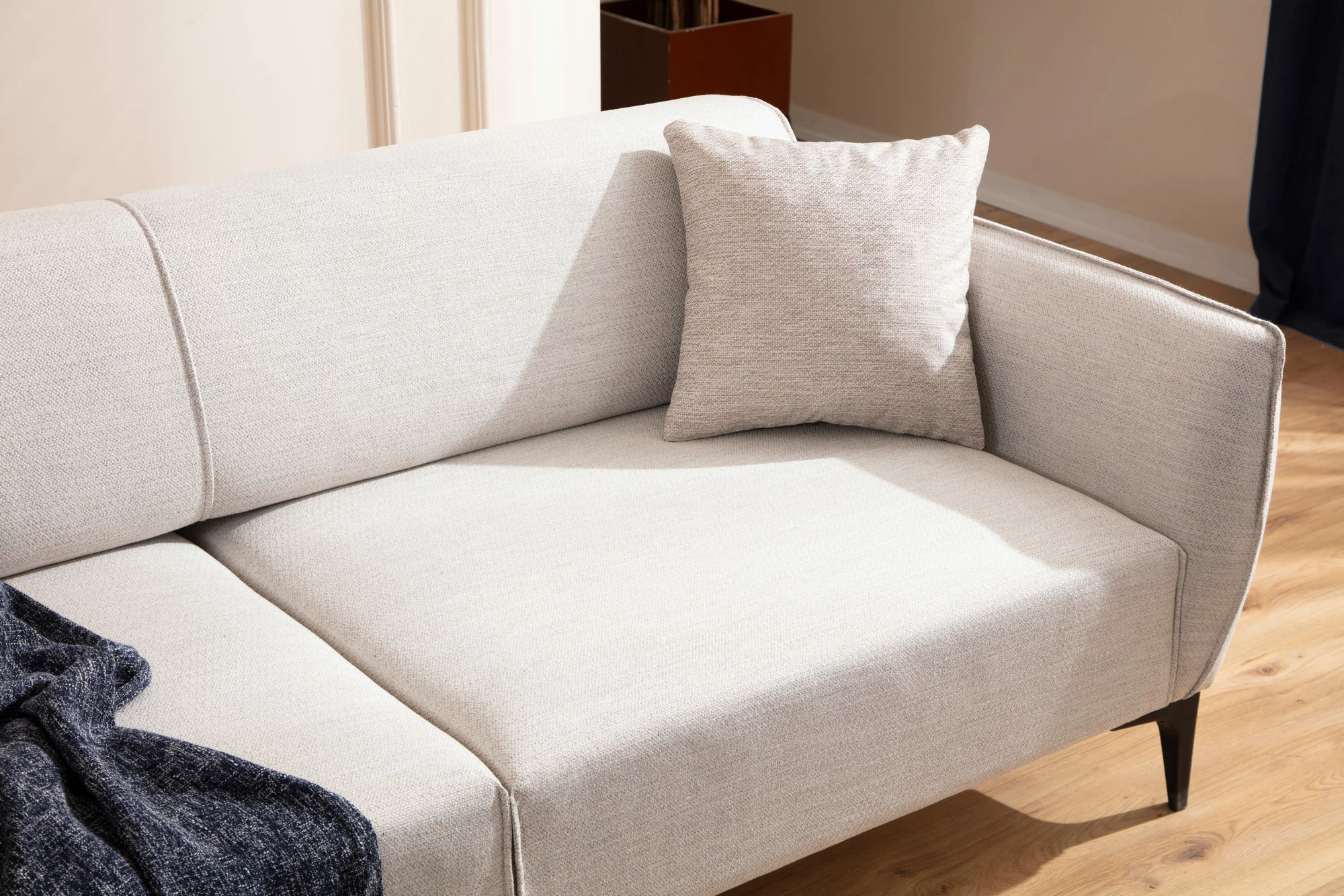 Divan treshe Atelier del Sofa, Belissimo, ngjyrë off white