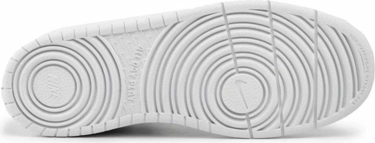 Atlete për meshkuj Nike, të bardha