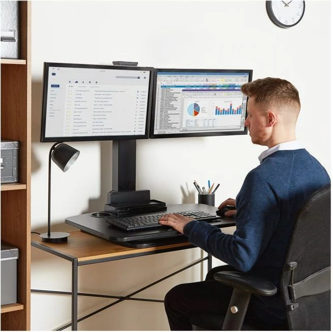 stacion pune sit-stand VONHAUS 3000167, për 2-3 monitorë, rregullim pneumatik i lartësisë, montim VESA, e zezë