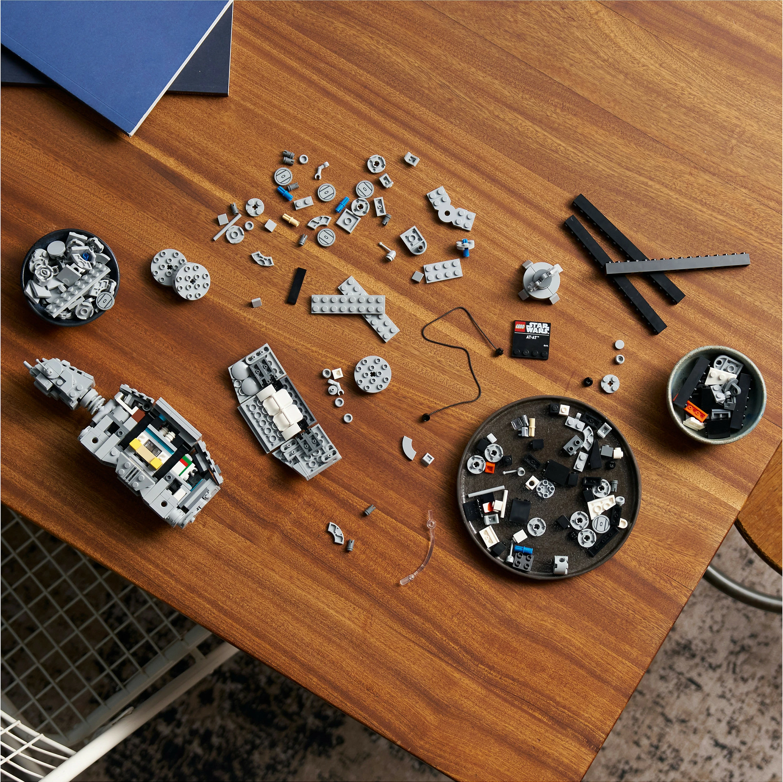 Set ndërtimi LEGO Star Wars AT-AT 75440, 525 copë, 18+, shumëngjyrësh