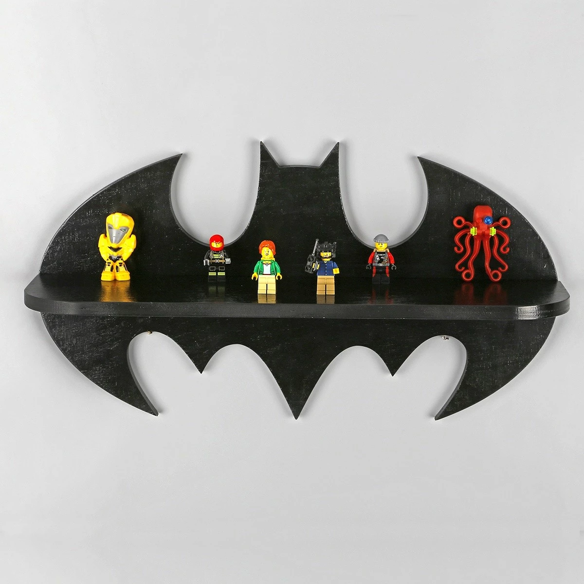 Raf dekorativ prej druri, formë Batman, ngjyrë e zezë, Skye Decor, Raf285