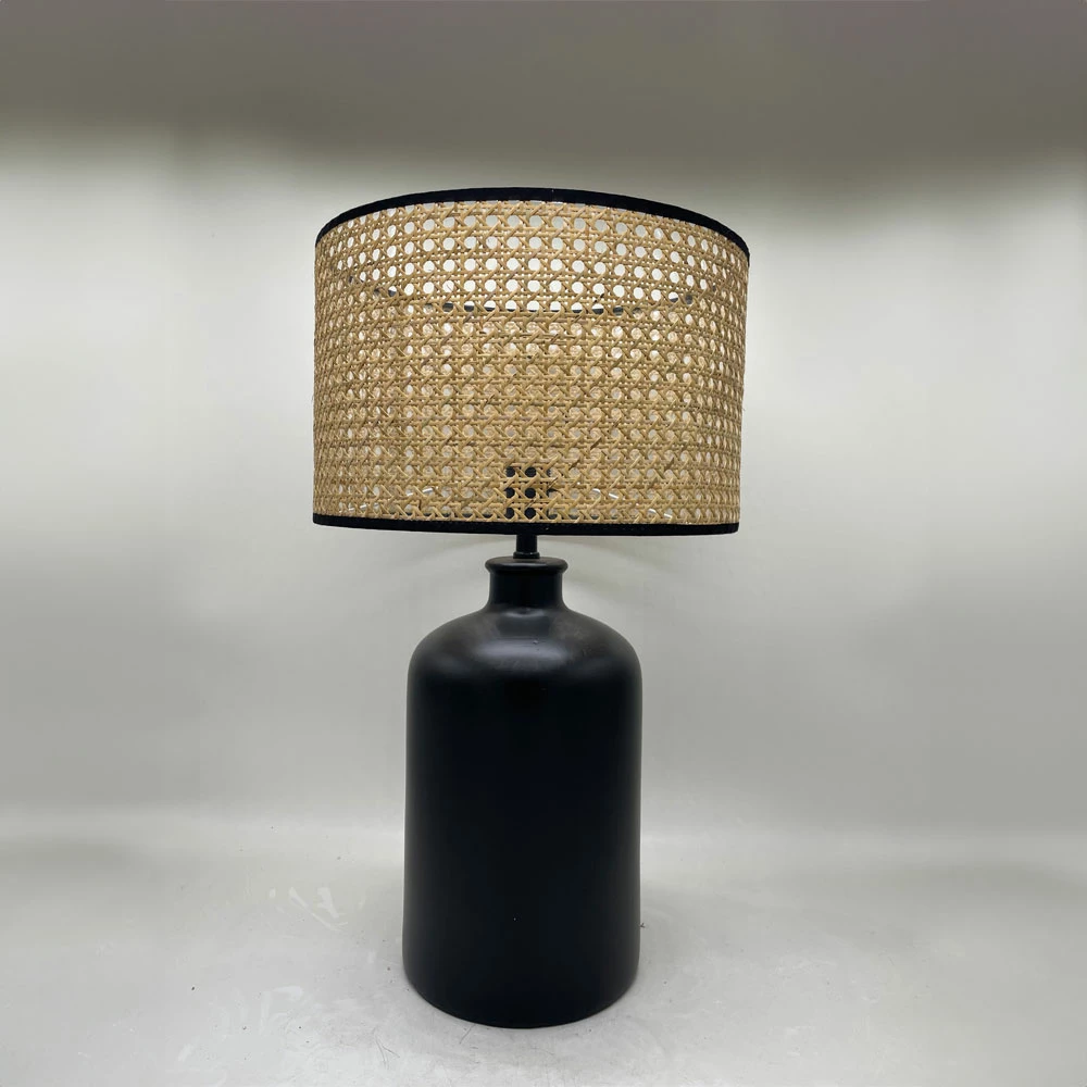 Llambë tavoline VEGUR, qeramikë e zezë, PVC natyral, 22x22x66cm