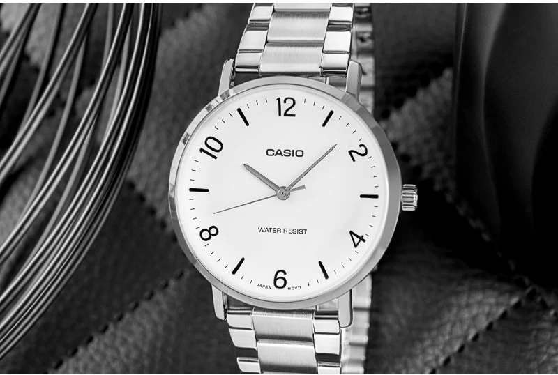 Orë dore për meshkuj CASIO, argjendtë