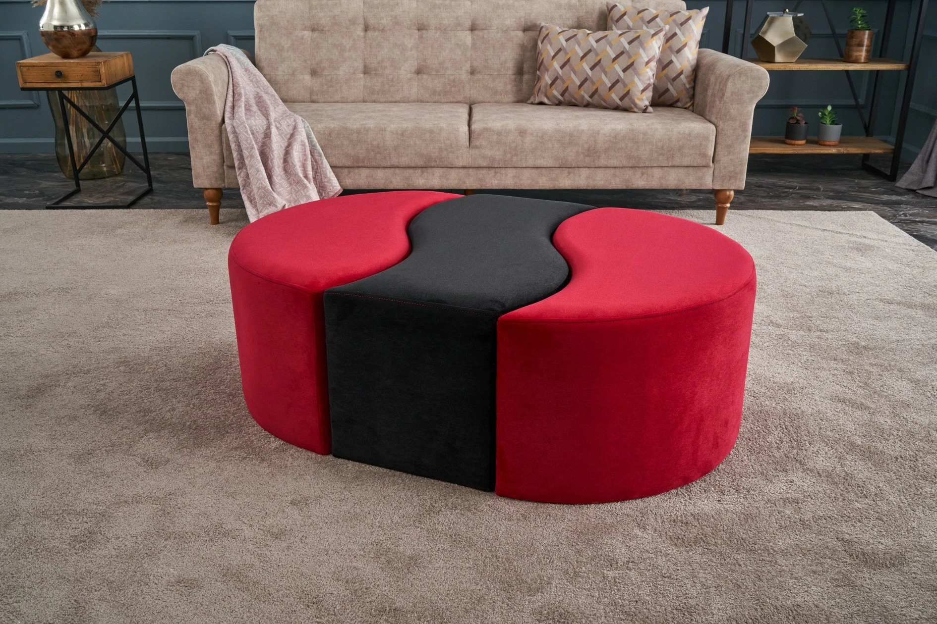 Puf Atelier del Sofa, Alya, e kuqe dhe e zezë