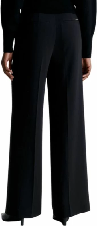 Pantallona Calvin Klein, femra, të zeza