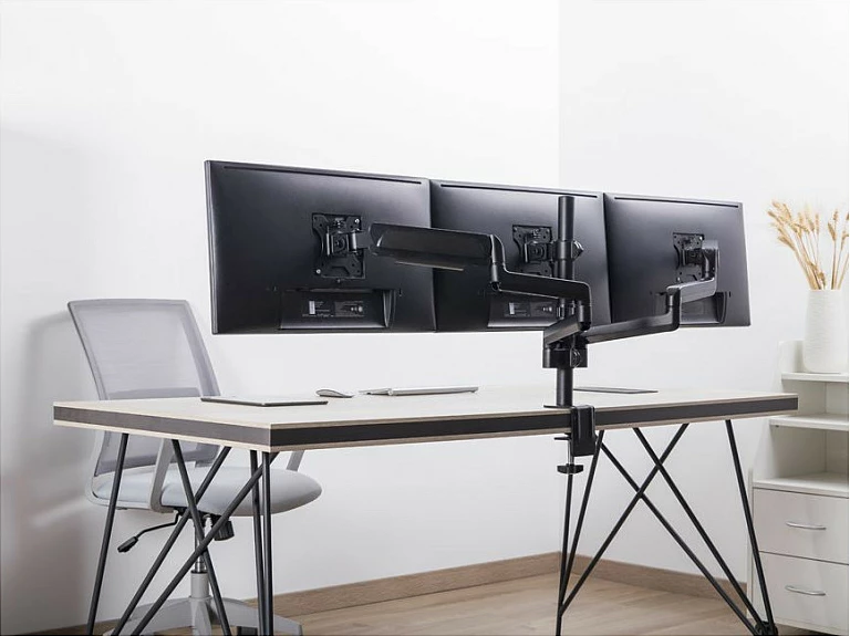 Mbajtëse tre-monitorësh EQUIP 650134, 17"-27", VESA 75x75-100x100, clamp tavoline, e zezë