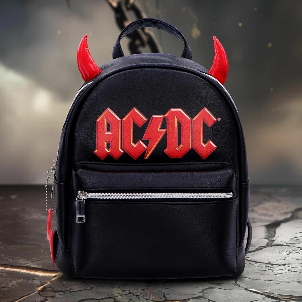 Çantë shpine Nemesis Now AC/DC, 31 cm, PU, me brirë djalli, e zezë