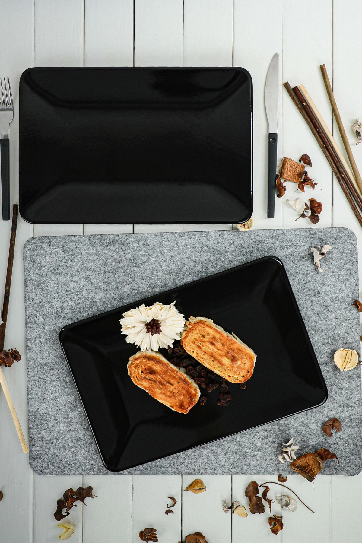 Set pjatash servirëse (2 copë), ngjyrë e zezë, Hermia Concept, ST032202F650A000000MAKRS00