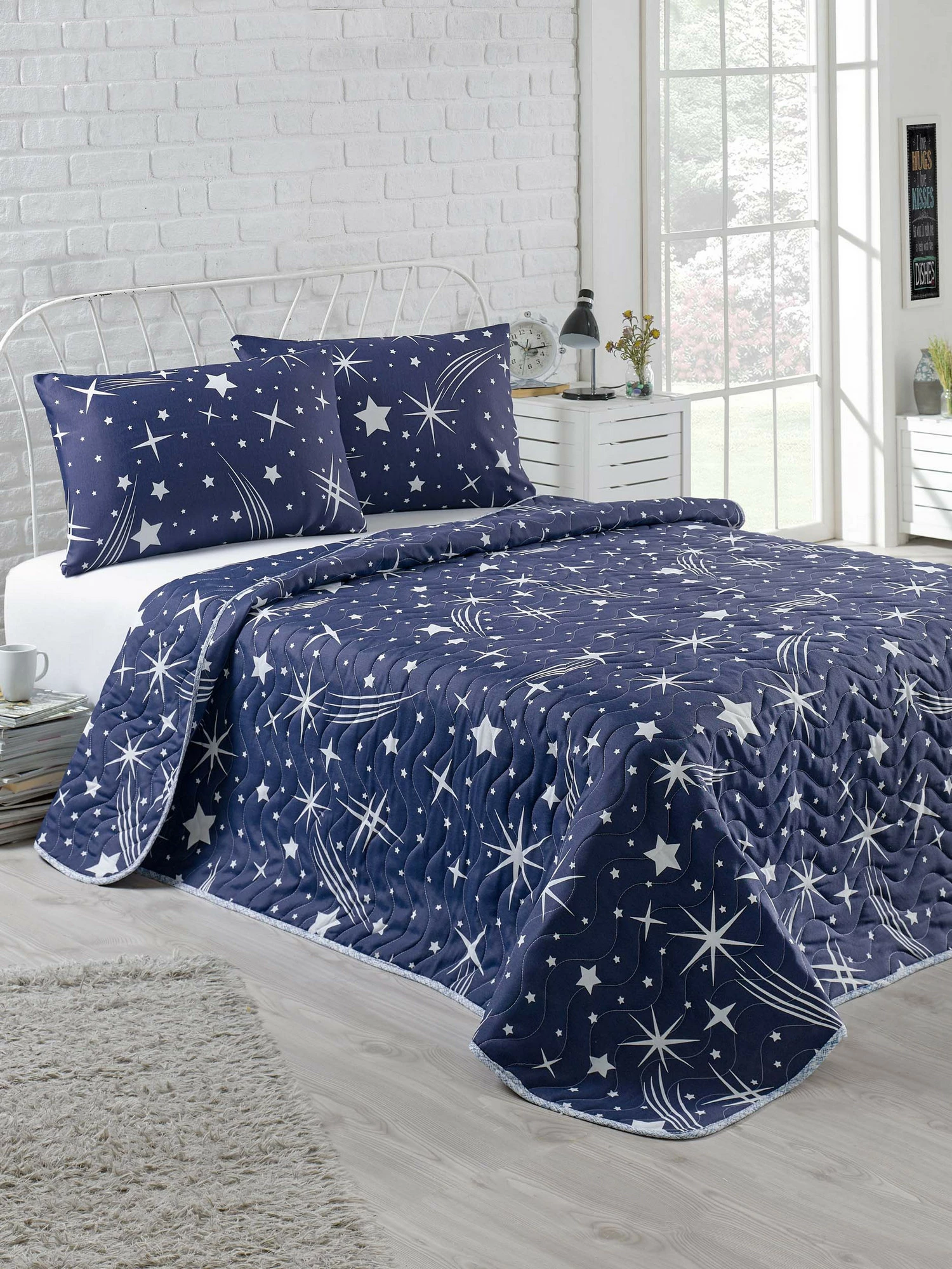 Set mbulesë krevati e qepur për krevat dopio king, ngjyrë e kaltër e errët dhe e bardhë, Halley