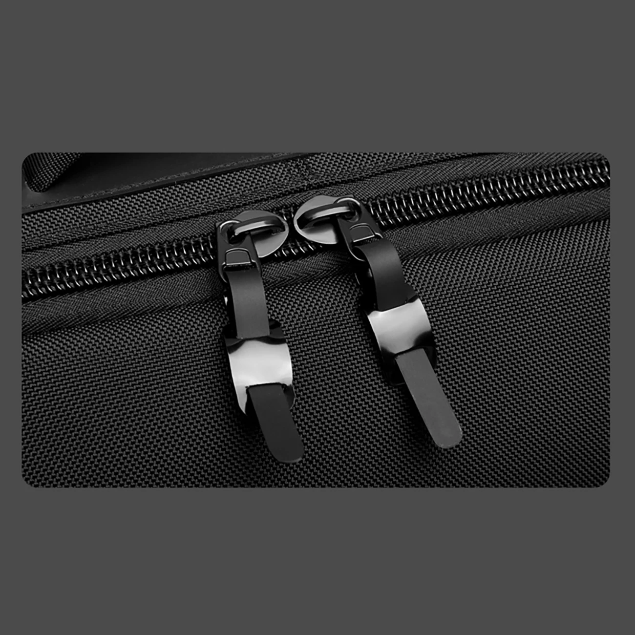 Çantë shpine/laptopi Wozinsky Premium 15.6 inç, me port USB, e zezë