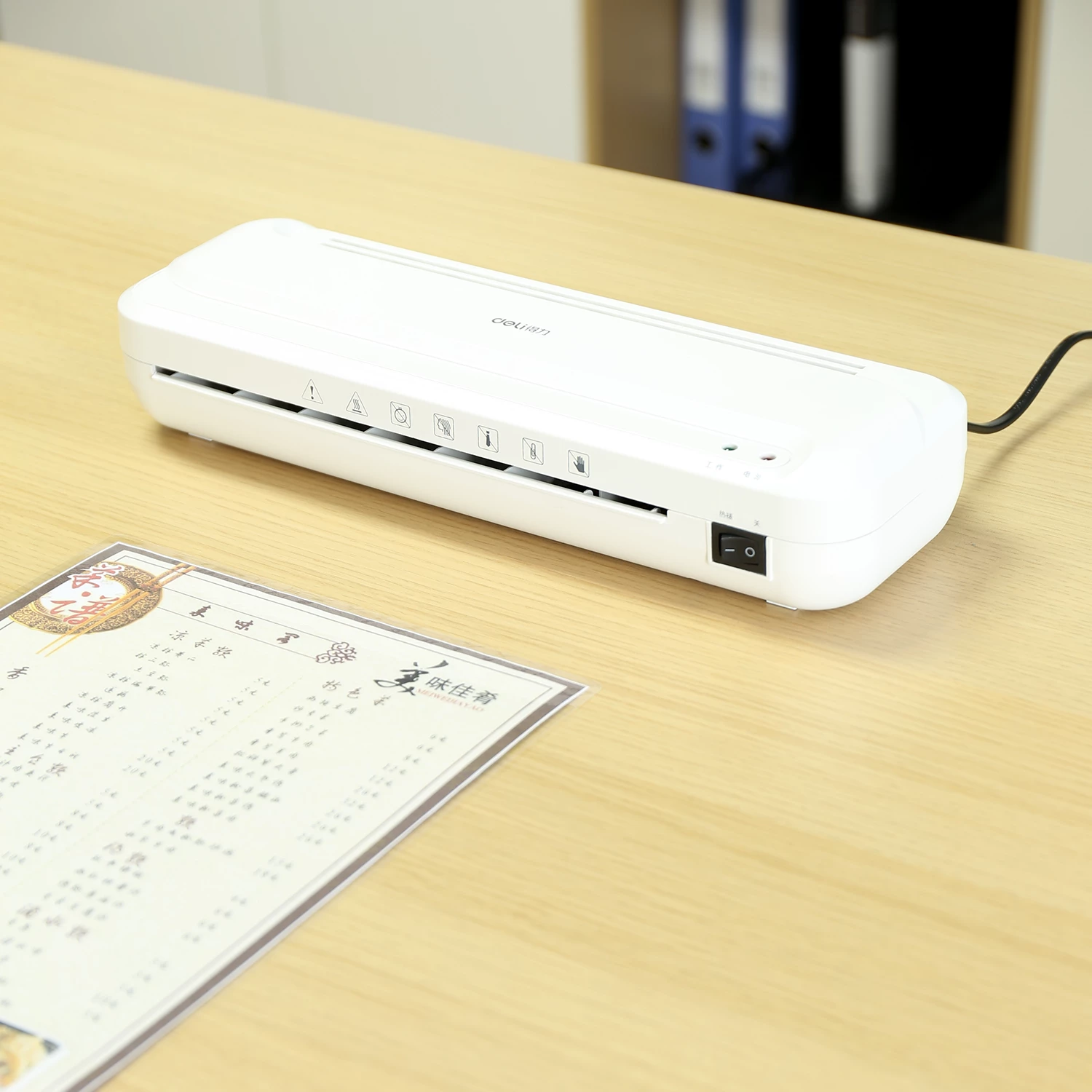 DELI MAKINE PER PLASTIFIKIM A4 2132