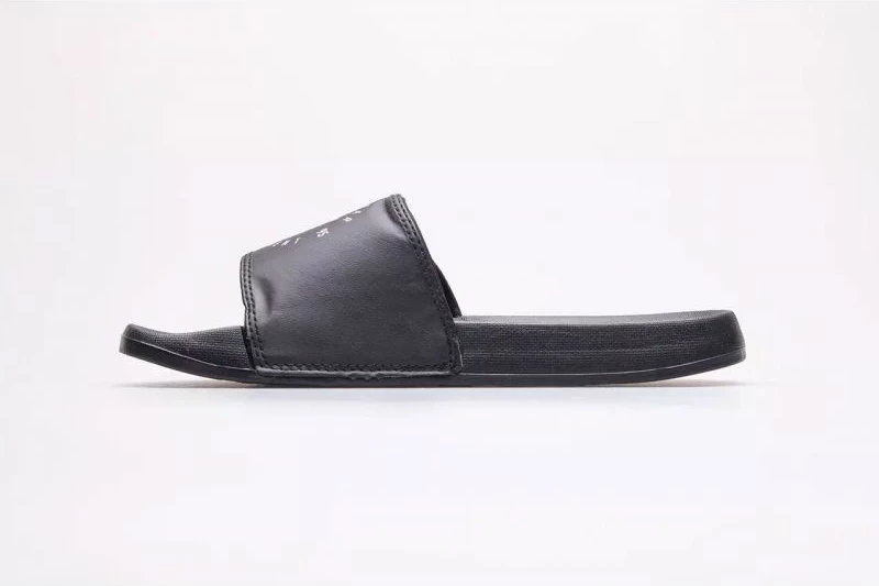 Shapka për vajza 4F, të zeza