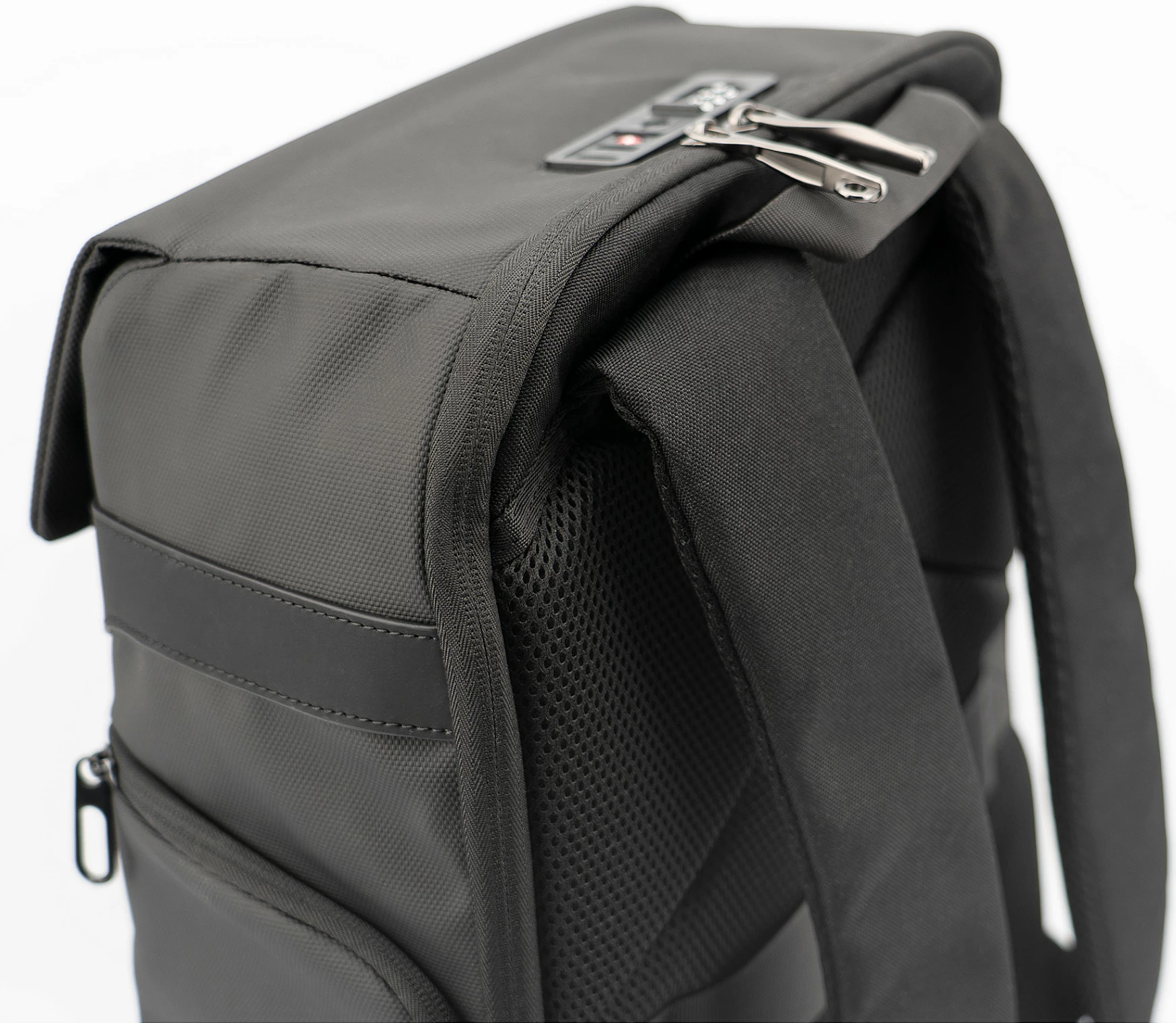 Çantë shpine RealPower 495559, backpack udhëtimi, 33.5×44.5×18 cm, 900 g, e zezë