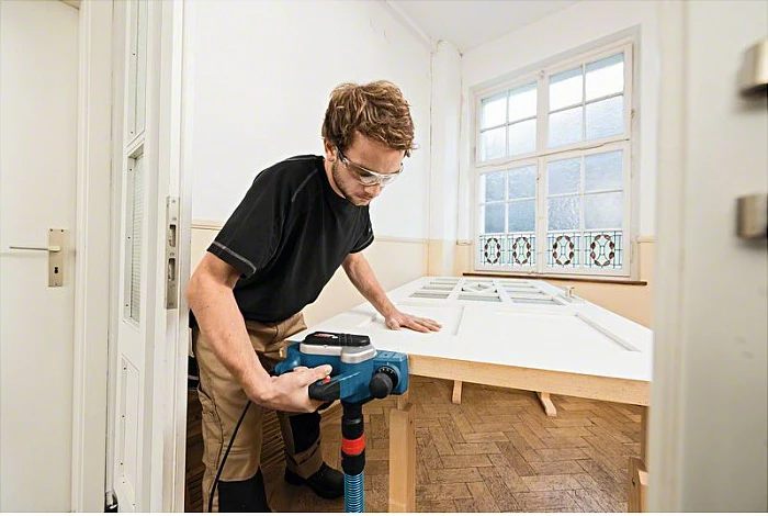 Rende elektrik Bosch GHO 16-82 Professional, 630W, 8.2cm, zi/blu/argjendtë