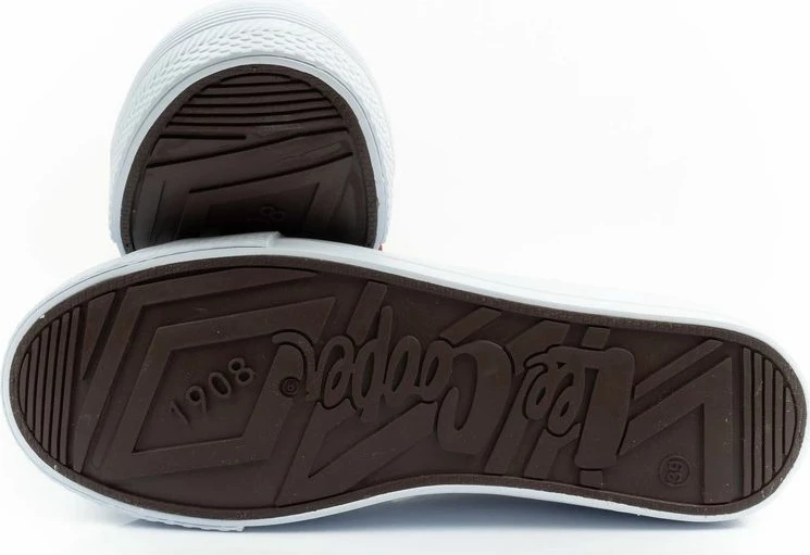 Atlete femra Lee Cooper të bardha