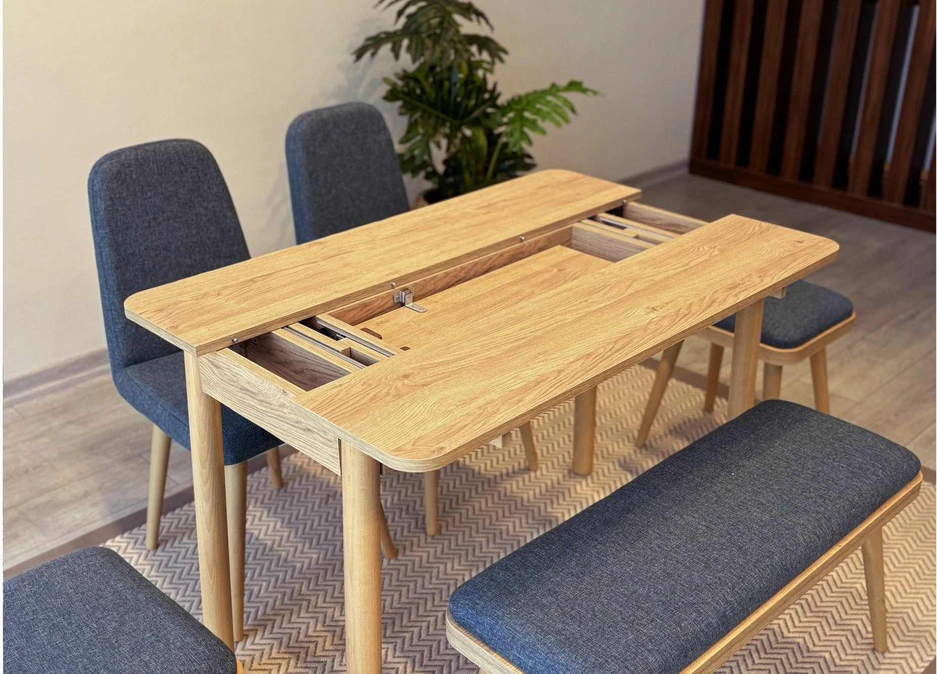 Tavolinë me karrige, set 6 pjesësh, ngjyrë lis dhe kaltër e errët, Vina Mini 03 1048