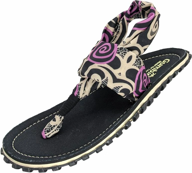 Papuqe për femra Gumbies, të zeza