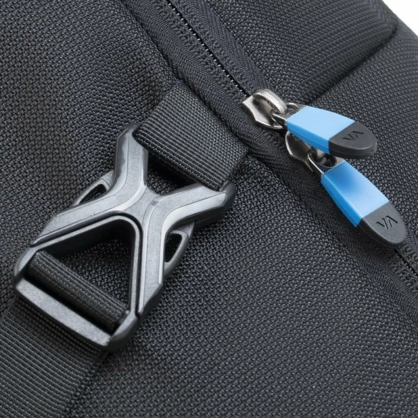 Çantë shpine laptopi RivaCase 7860 Gaming për laptop deri 17.3\", me mbrojtje nga uji, me rain cover, e zezë/kaltër