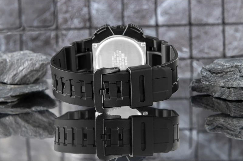 Orë dore për meshkuj Casio AQ-S810W-1AVEF, e zezë, me kuti
