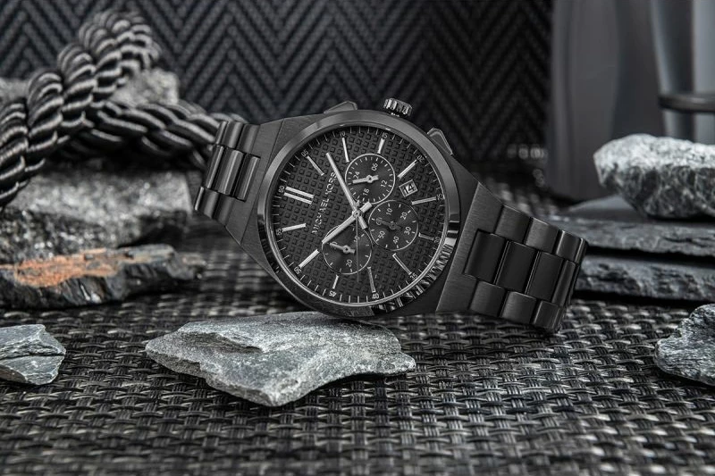 Orë dore për meshkuj Michael Kors, e zezë