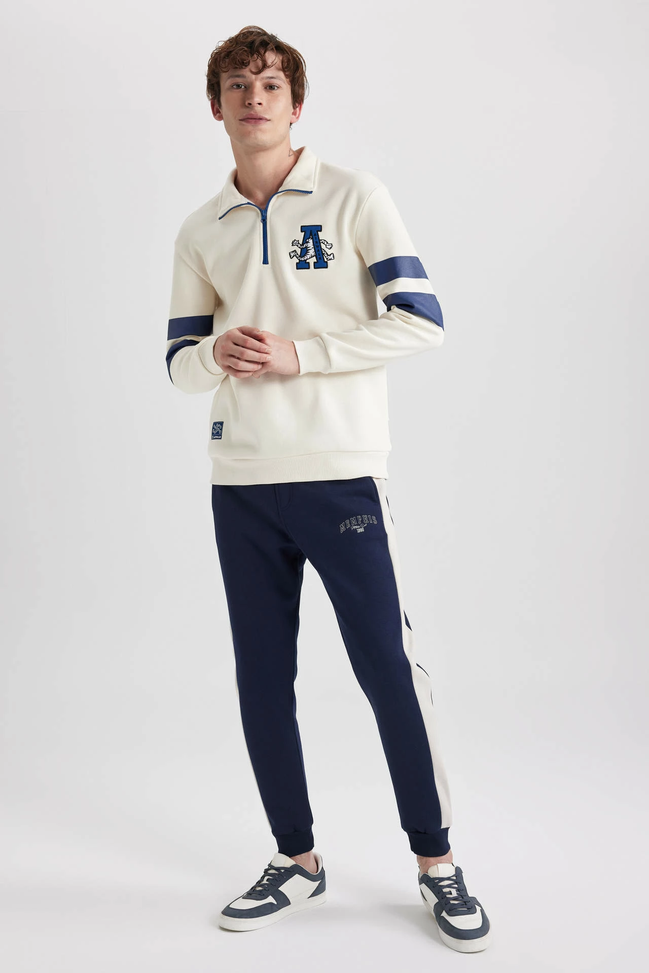 Pantallona sportive për meshkuj DeFacto, të kaltra