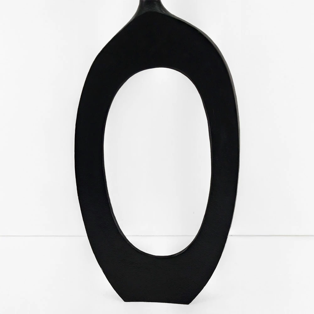 Vazo abstrakte, alumin, e zezë, 28x5x61cm