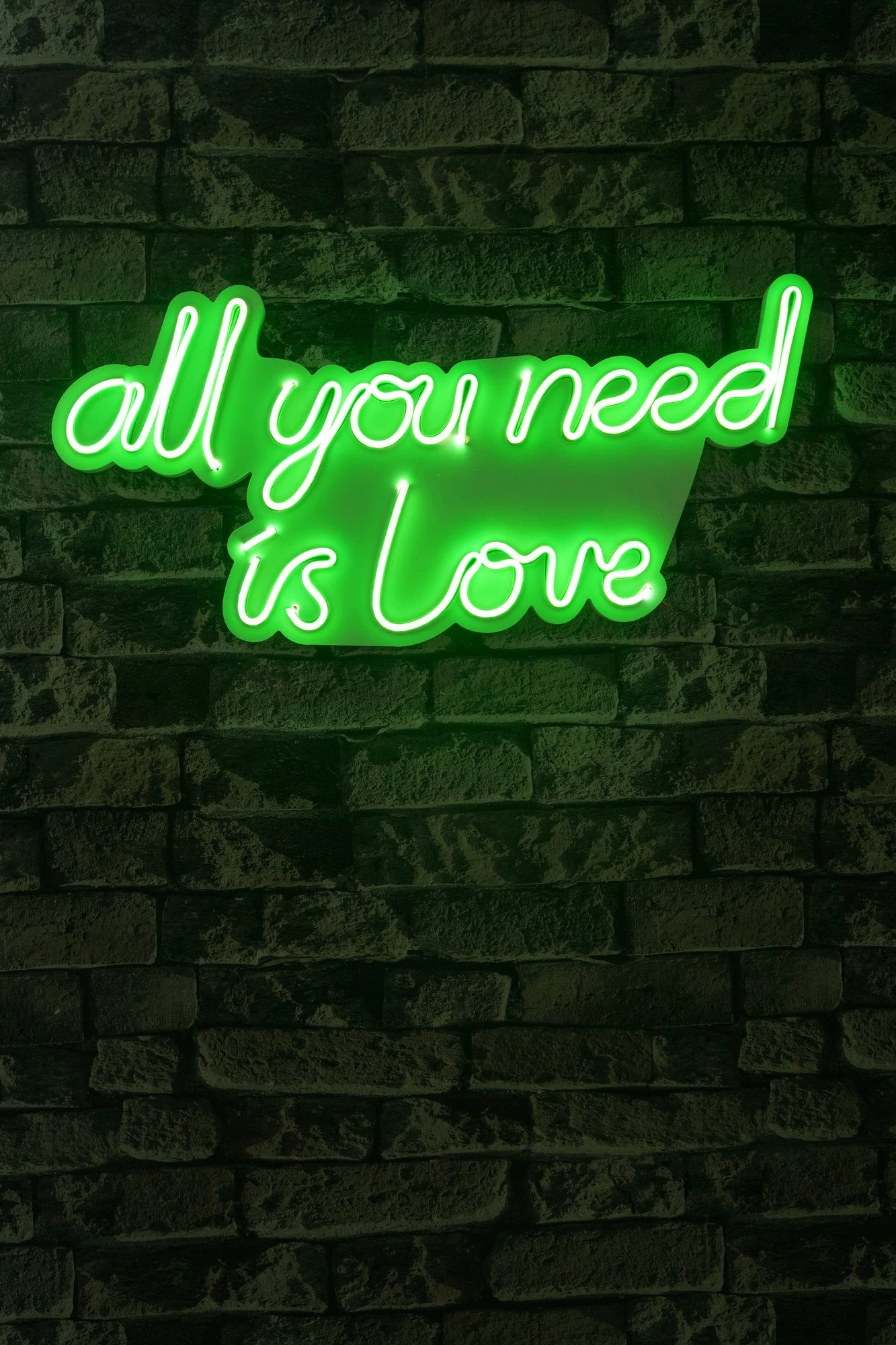 Dekor dritash LED plastik, 'all you need is love', ngjyrë e gjelbër