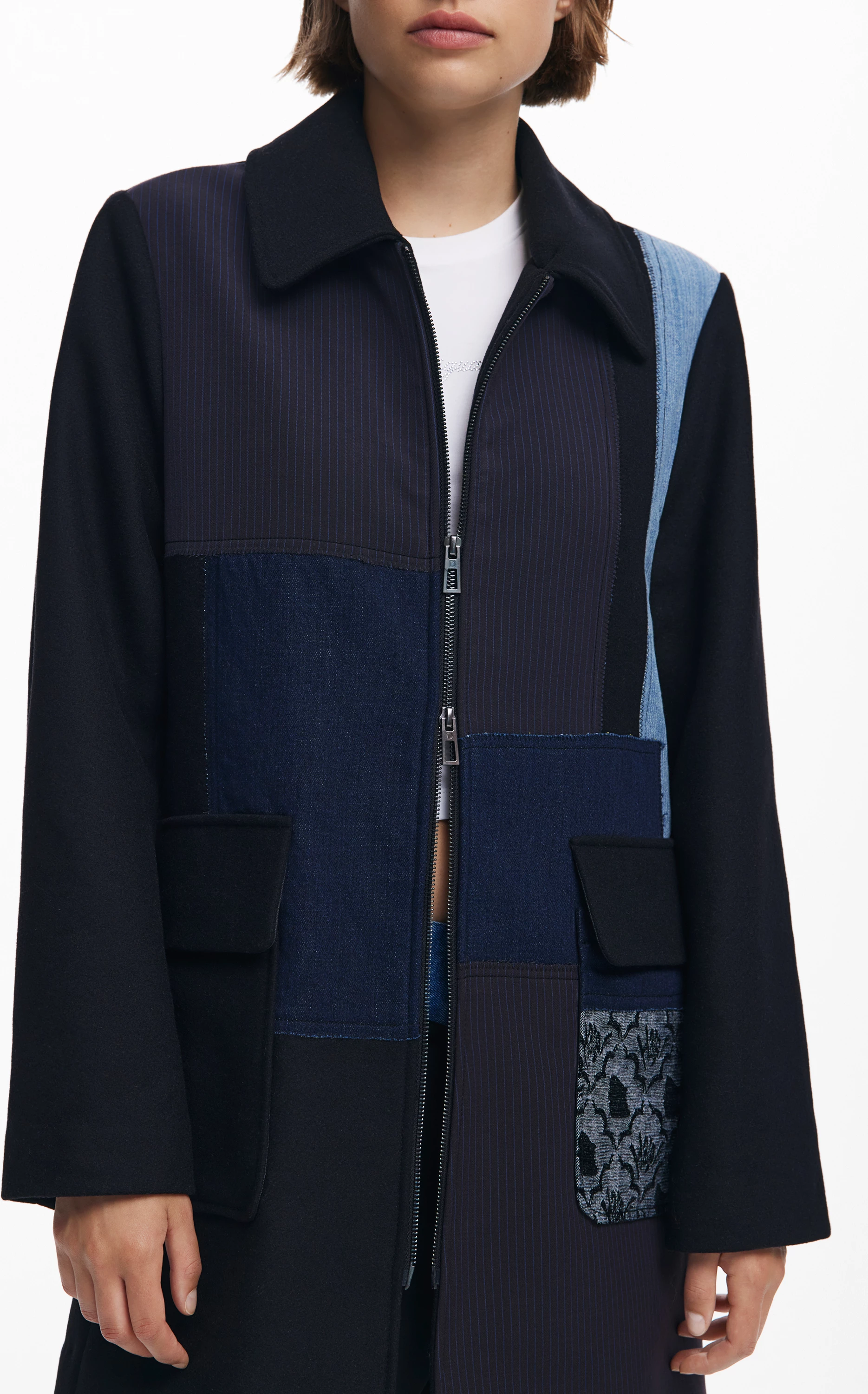 Jakne Desigual femra, e zezë