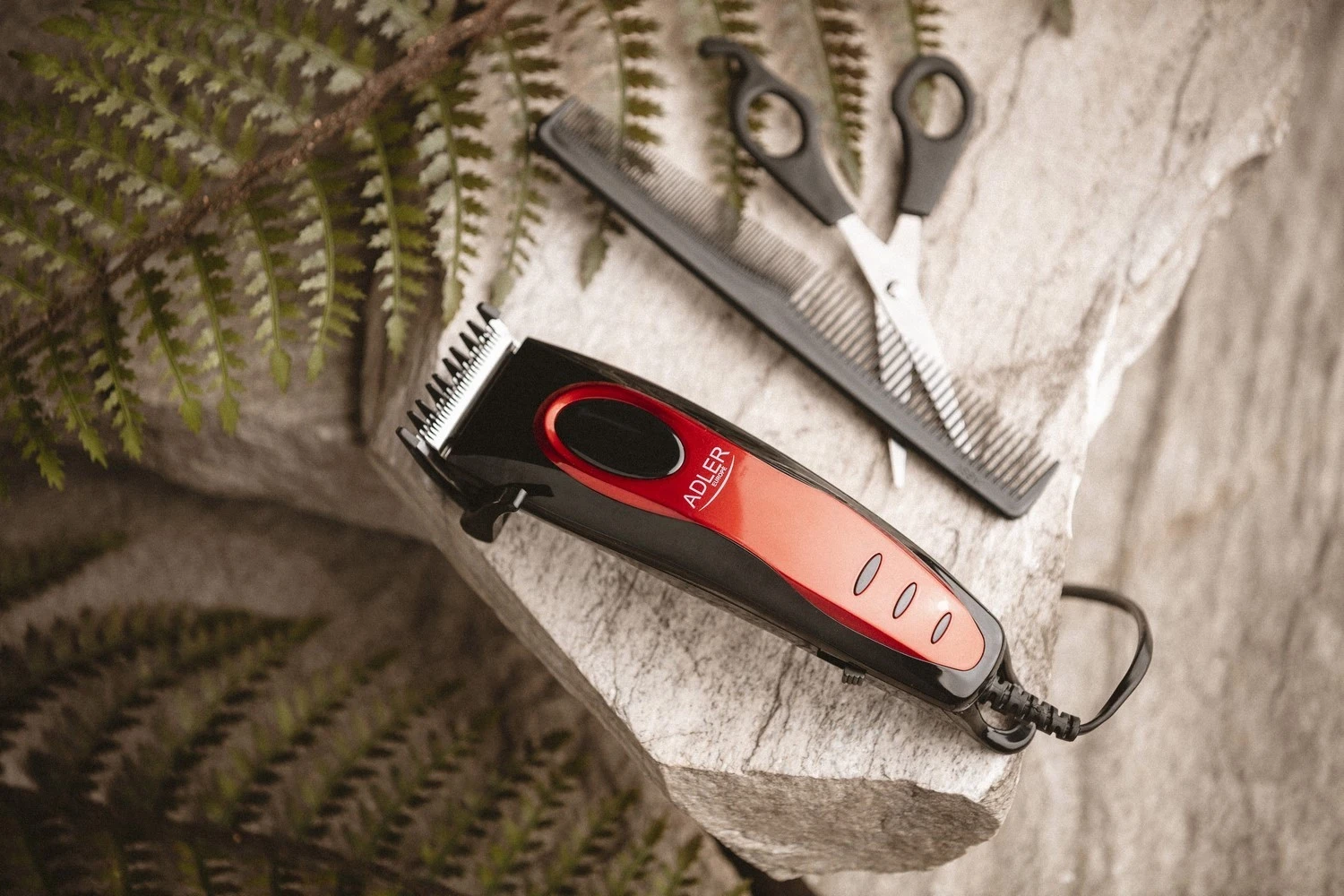 Maqinë për prerjen e flokëve për meshkuj Adler, e kuqe