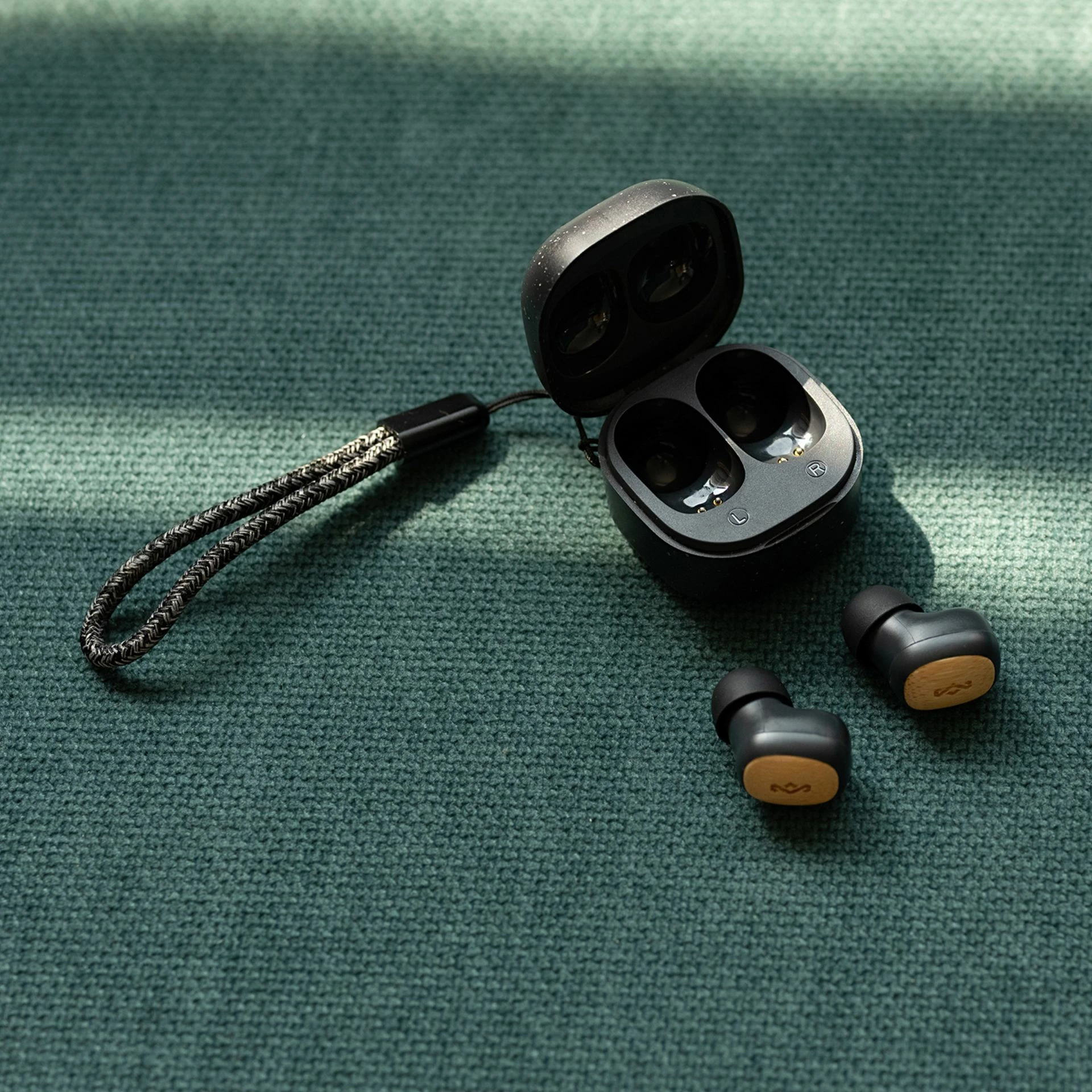 Kufje House of Marley Smile Jamaica TWS, 14 orë, USB-C, Signature Black