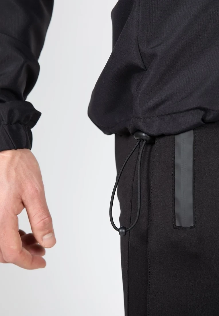 Bolton Windbreaker - Black [Madhësia: M]
