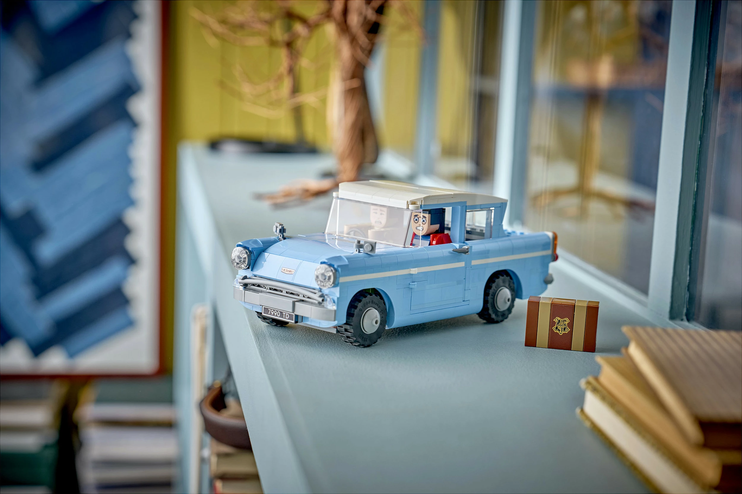 Set ndërtimi LEGO Harry Potter 76470, Enchanted Flying Ford Anglia, 868 copë, multikolor