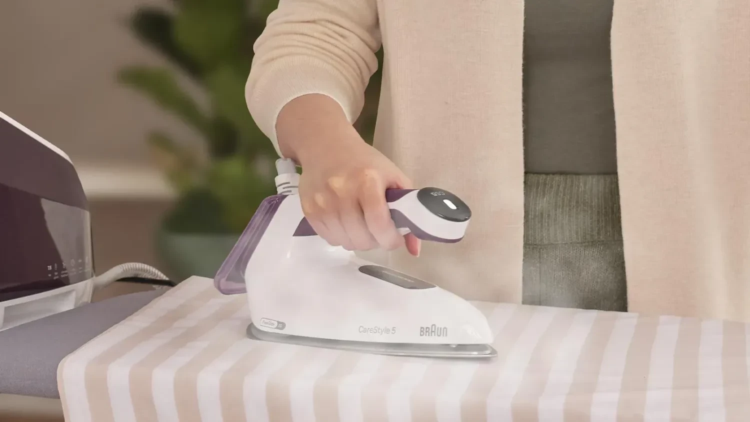 Hekur me avull Braun CareStyle 5 IS5247.VI, i bardhë-vjollcë