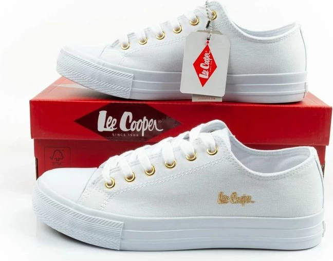 Atlete femra Lee Cooper të bardha