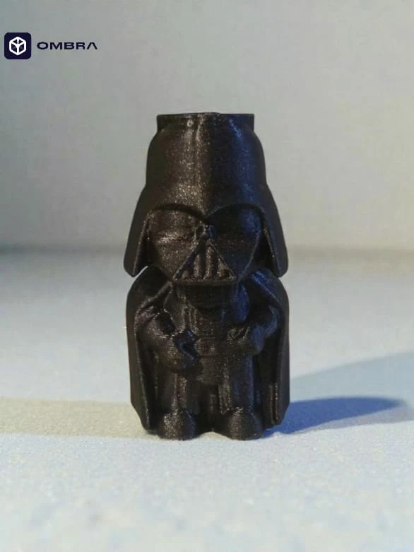 Mbajtëse për çakmak Clipper, dizajni "Darth Vader", e zezë