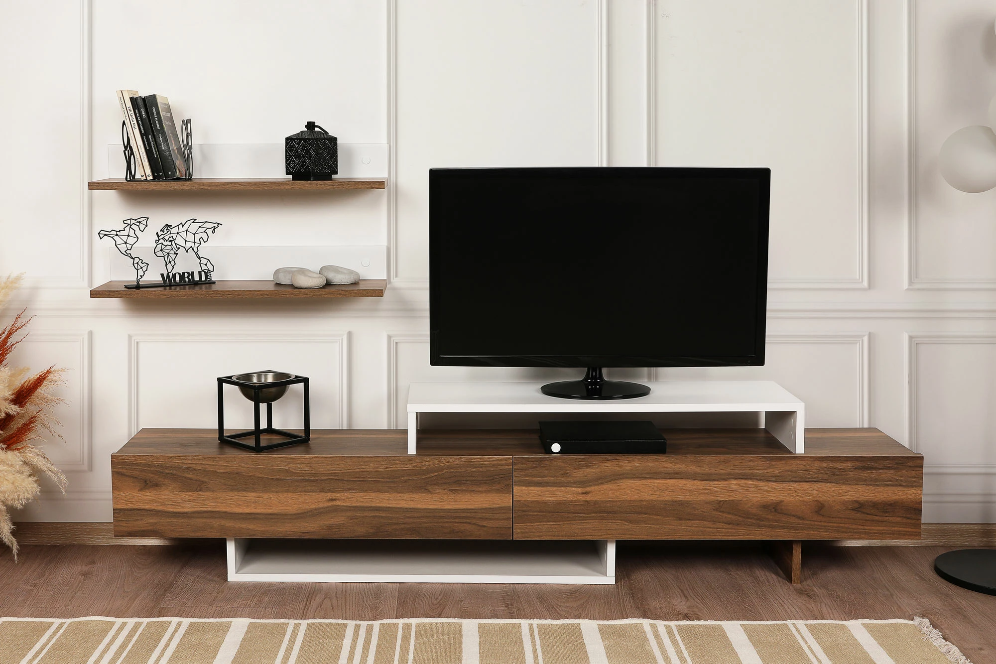 Komodë TV Hanah Home, Nirvana, ngjyrë teak dhe e bardhë