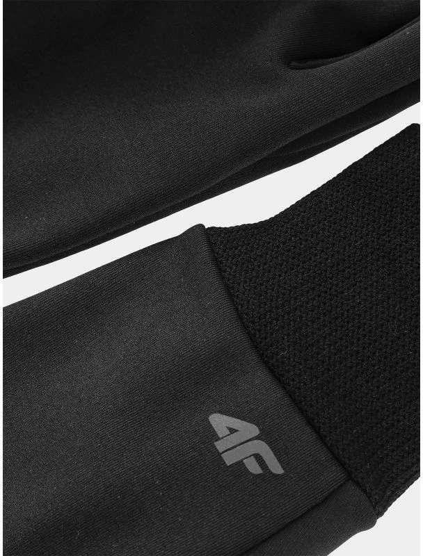 Doreza për multisport 4F, të zeza